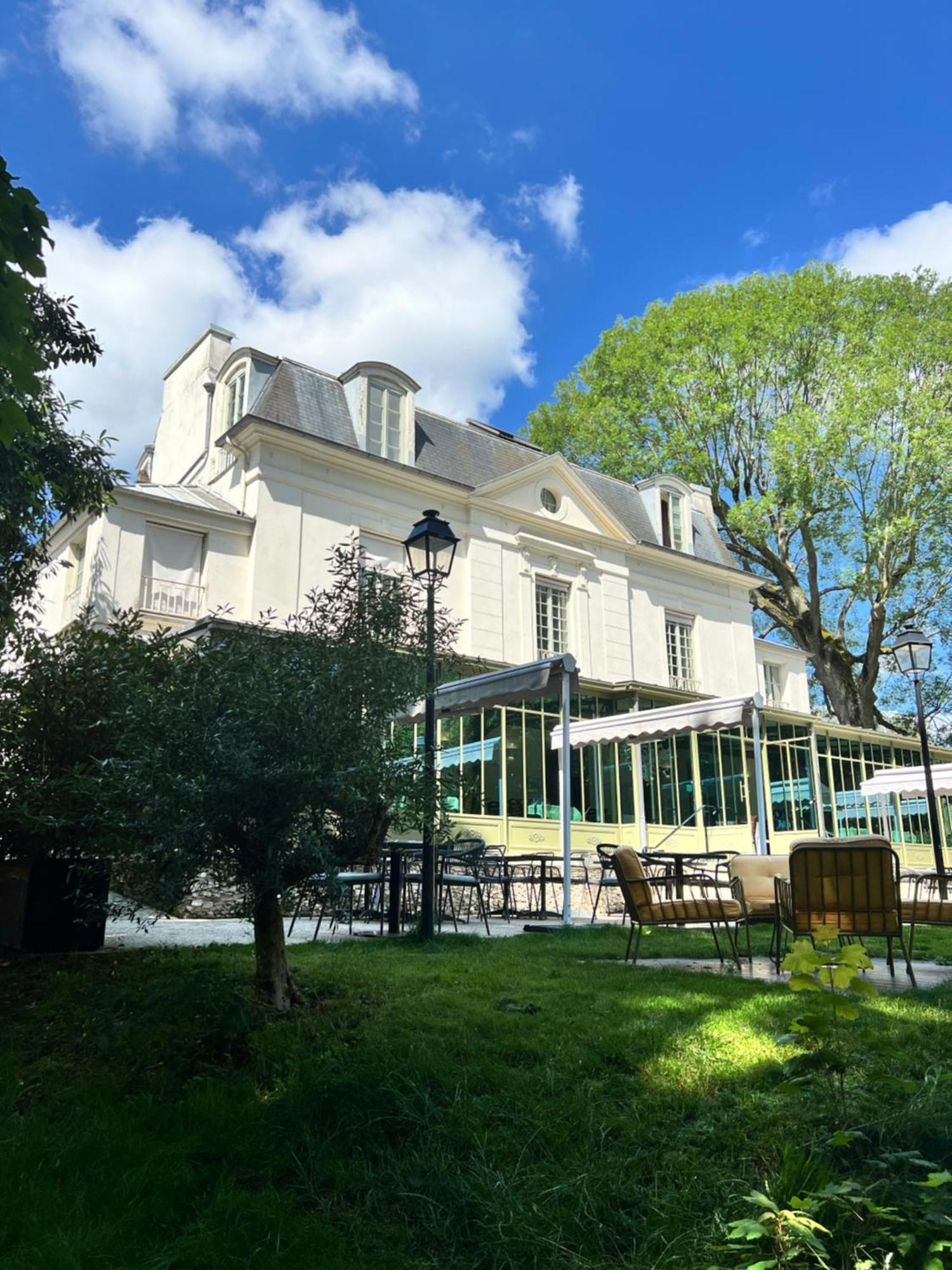 Il Maestro - Hotel Restaurant Du Chateau Ecouen Exterior photo