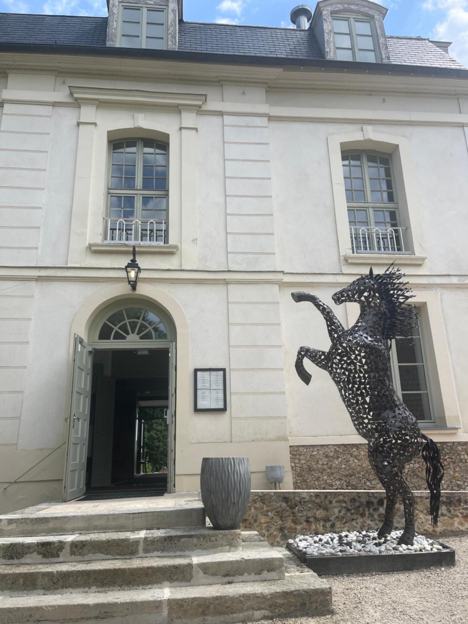 Il Maestro - Hotel Restaurant Du Chateau Ecouen Exterior photo